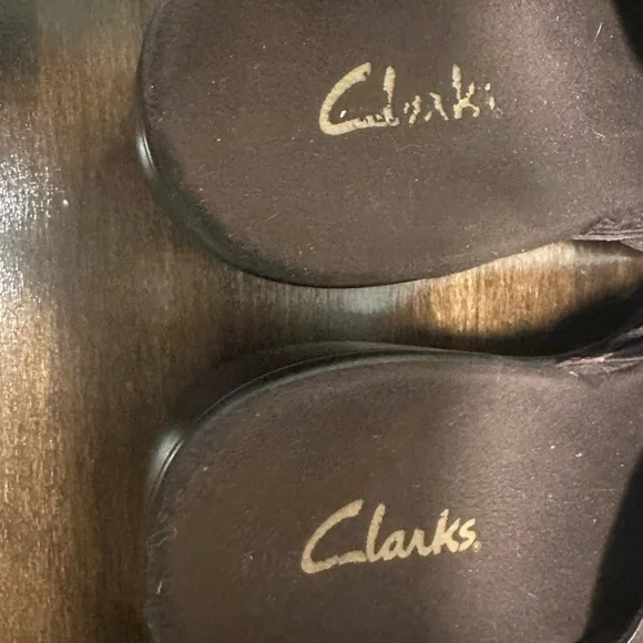 Clark’s slides. Women’s size 9. Brown leather. Excellent condition. Mules - Picture 5 of 7
